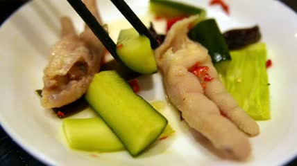 酸辣鸡爪的特写