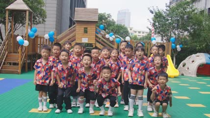 4k实拍升格幼儿园小朋友毕业起跳