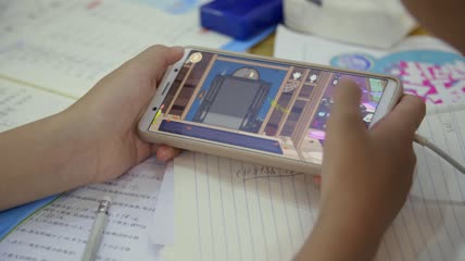 4k实拍小学生玩儿童游戏