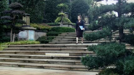 4k实拍女强人职业女人