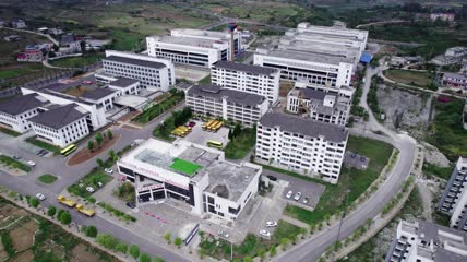 4k航拍轿子山镇跳蹬场电子厂新医院