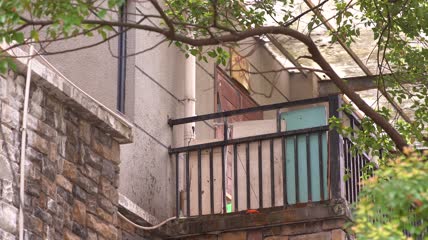老旧小区楼房阳台