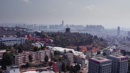 4k航拍云南昆明官渡区三台山公园