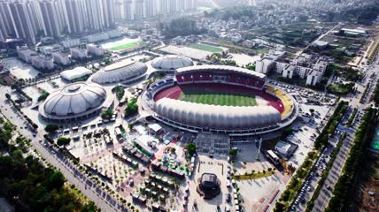 4k航拍临沧市临翔区体育馆
