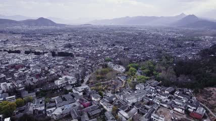 4k航拍丽江束河古镇全景
