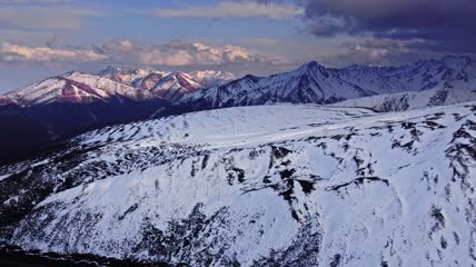 4k航拍云南德钦白马雪山山峰景区