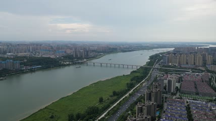 长沙航拍湘江边大桥