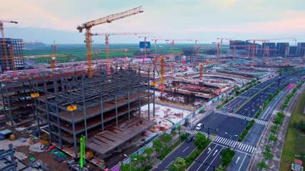 4k 航拍建筑工地工人塔吊