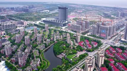 4k 航拍上海临港临港中心大厦