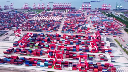 4k 航拍上海浦东新区外高桥集装箱码头 02