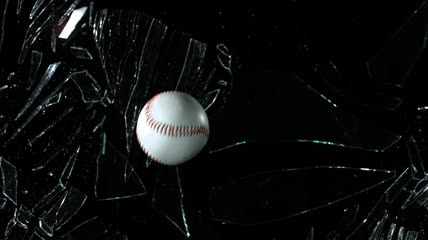 棒球打破了玻璃的延时拍摄素材