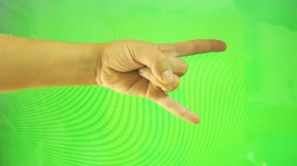 绿屏前手势图像抠像素材