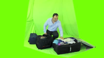 旅行收拾行李绿布抠像素材