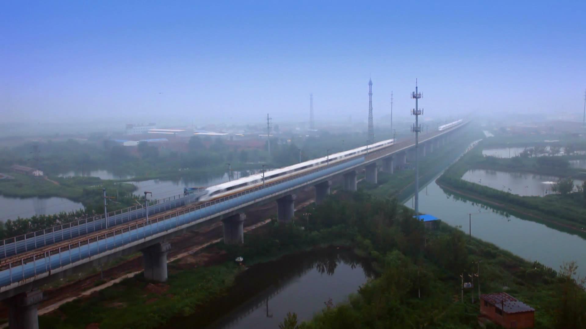 中国高铁铁路运输城市交通枢纽实拍