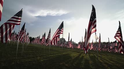 4K艺术山纪念911勇士的美国国旗旗帜林